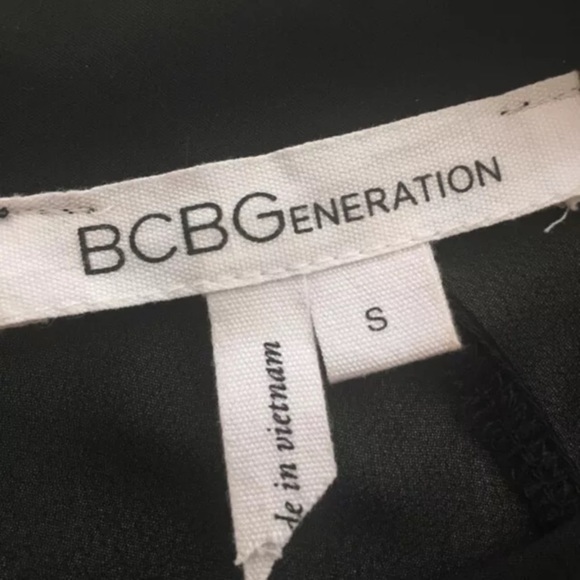 BCBGeneration Black Floral Top - Picture 2 of 6